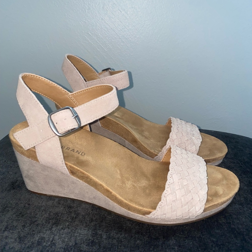 Lucky Brand Nude Wedges